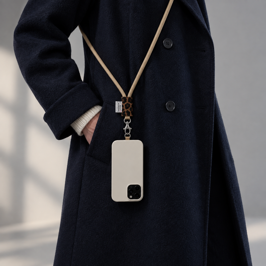 Phone Chain – Sand | Leo